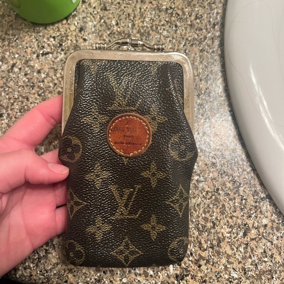 Vintage Louis Vuitton cigarette hand bag real authentic - Picture 2 of 7